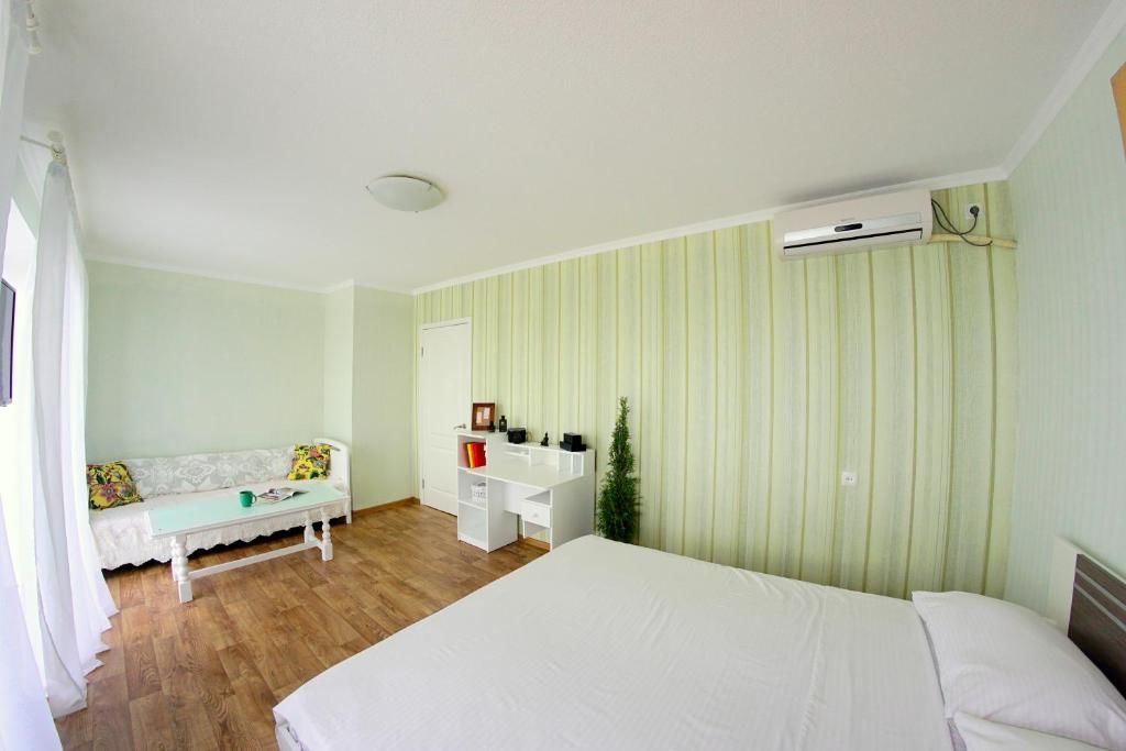 Апартаменты Flatsy at Botanichniy Sad underground Харьков