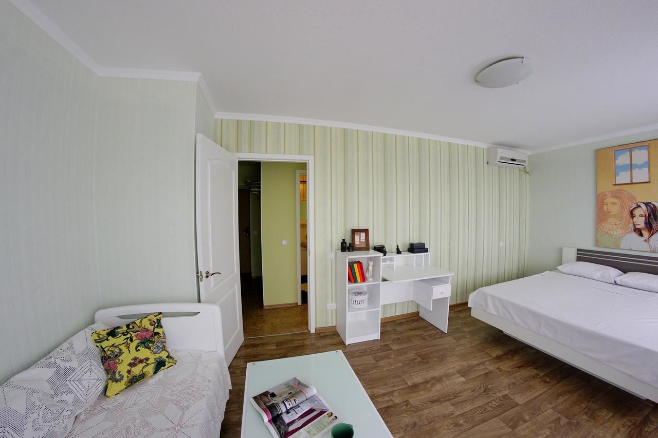 Апартаменты Flatsy at Botanichniy Sad underground Харьков